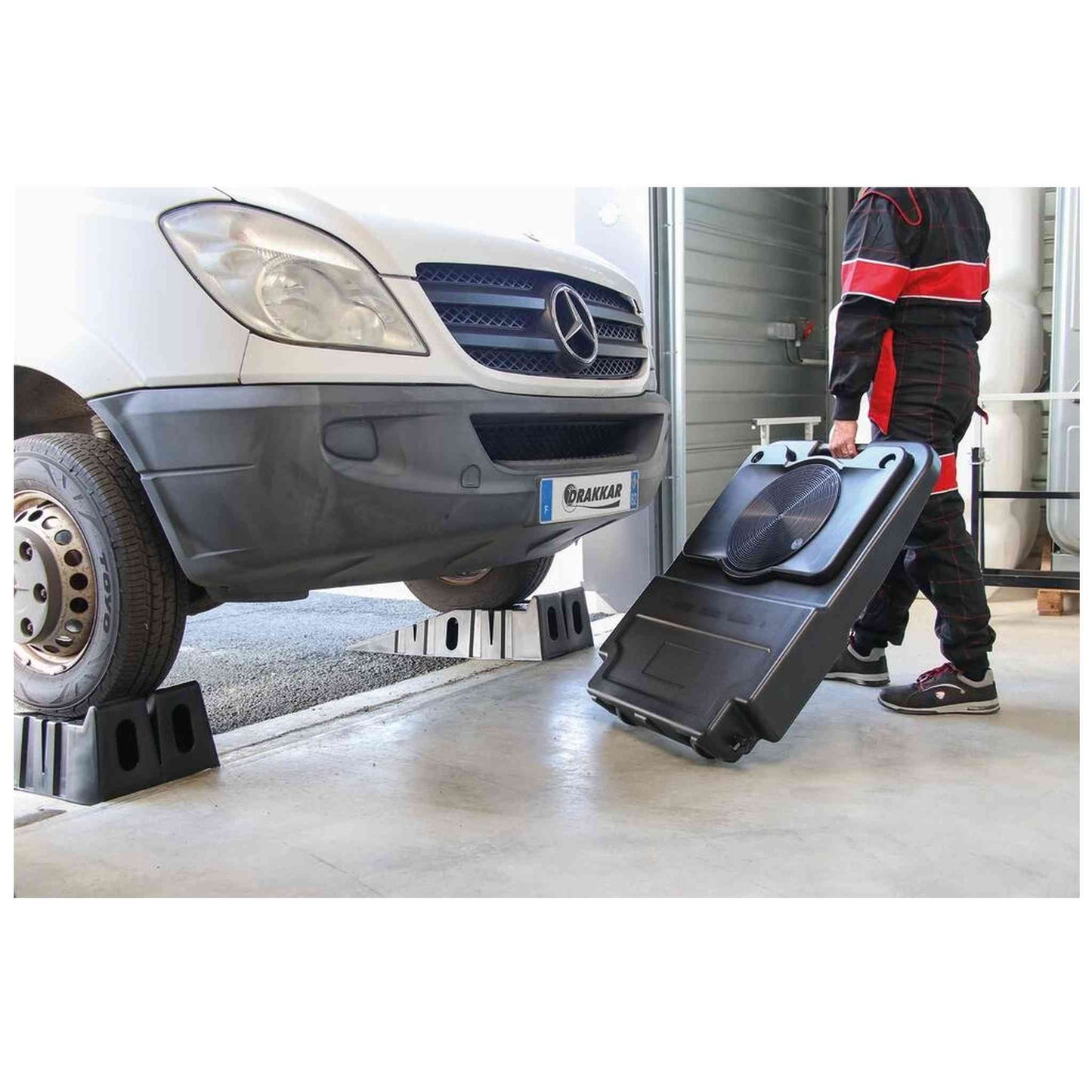 BAC DE VIDANGE 30L SUR ROUE