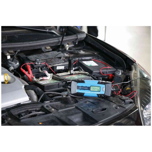 Chargeur électron. Auto 6-12V 4A + Accessoires