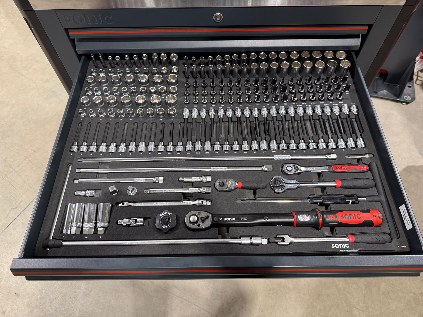 Servante S12XD NEXT contenant 654-outils