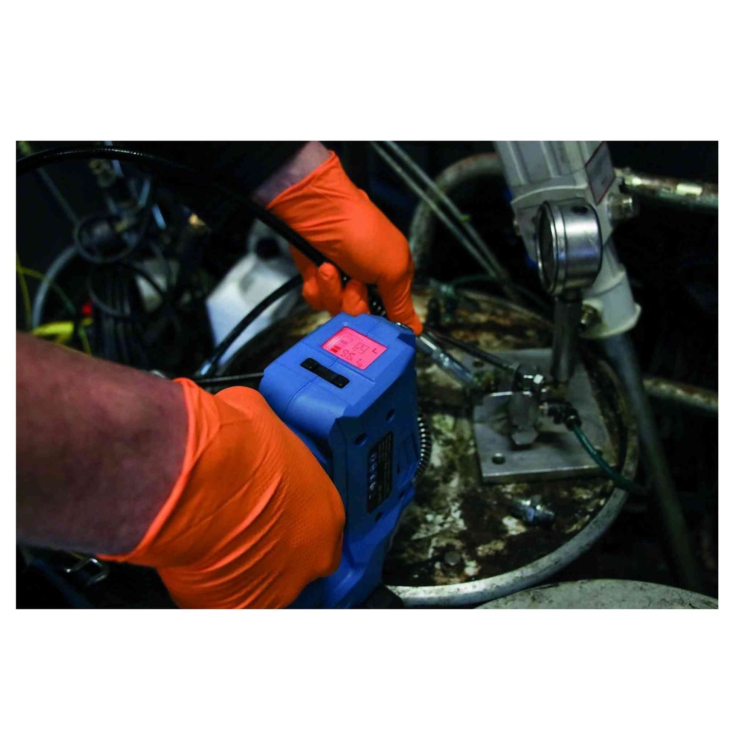 POMPE A GRAISSE 20V 690 BARS AVEC 1 BATTERIE LI-ION 2AH + CHARGEUR + BMC