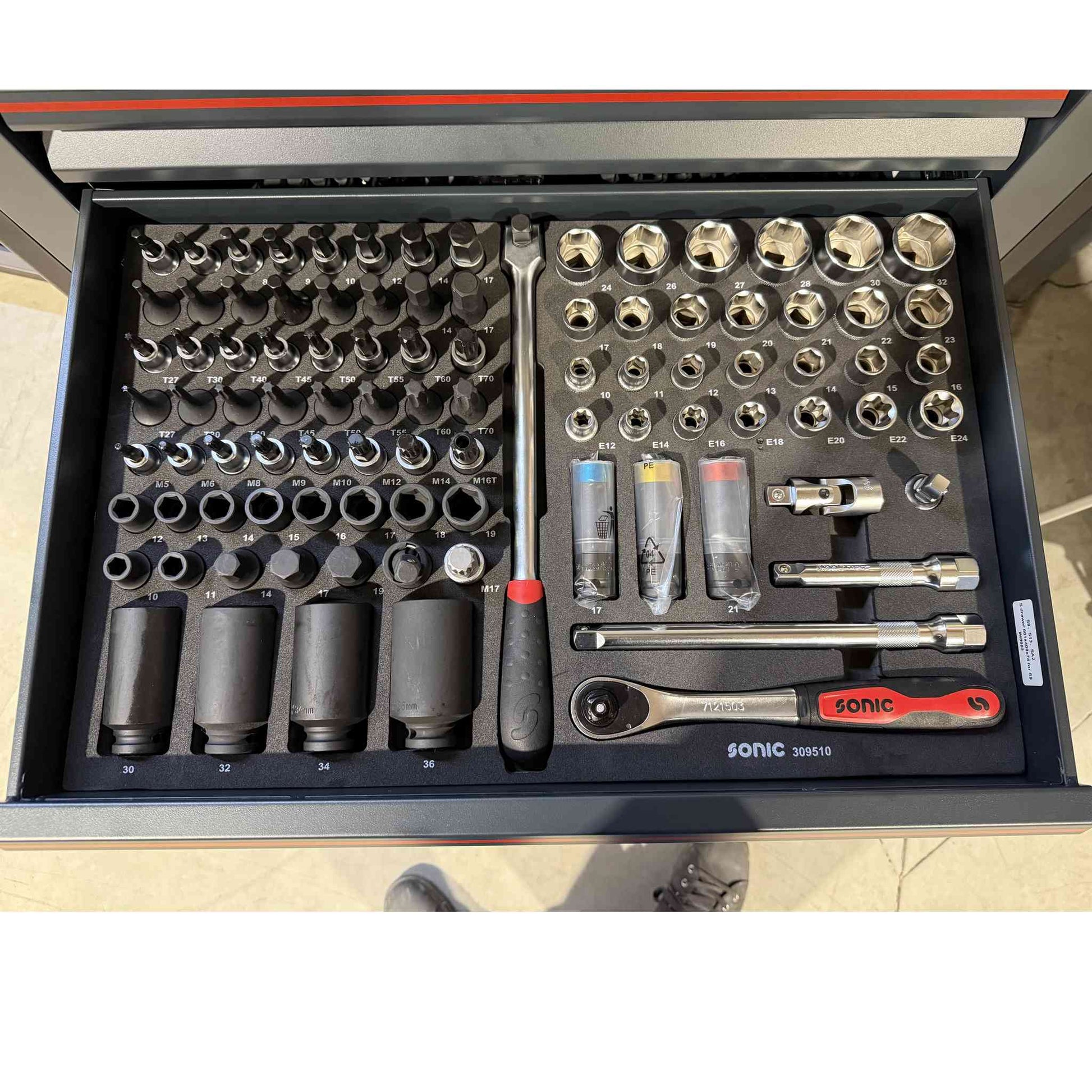 Servante S9 NEXT contenant 384 outils