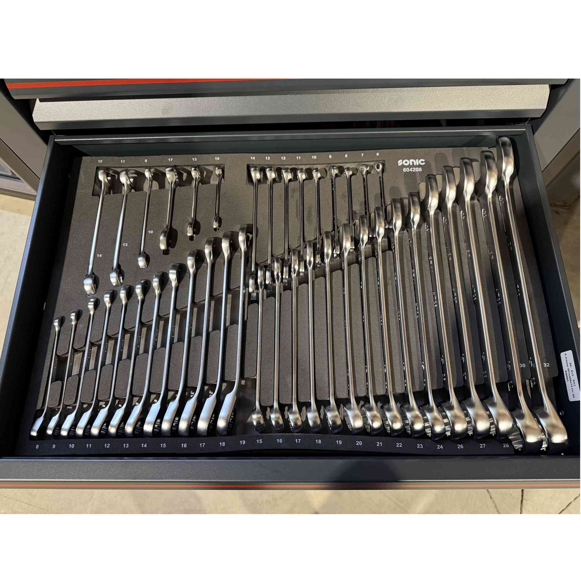 Servante S9 NEXT contenant 384 outils