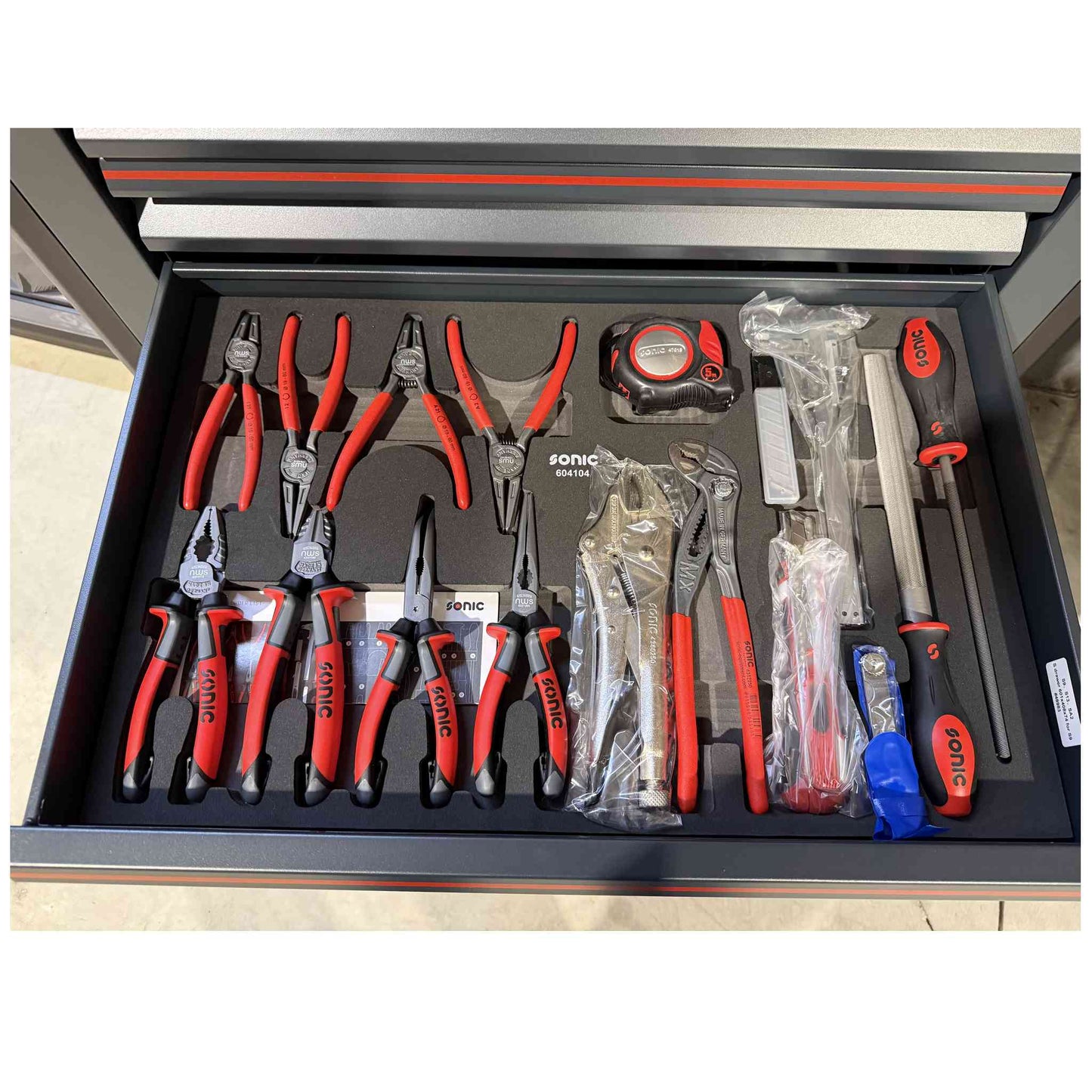 Servante S9 NEXT contenant 384 outils